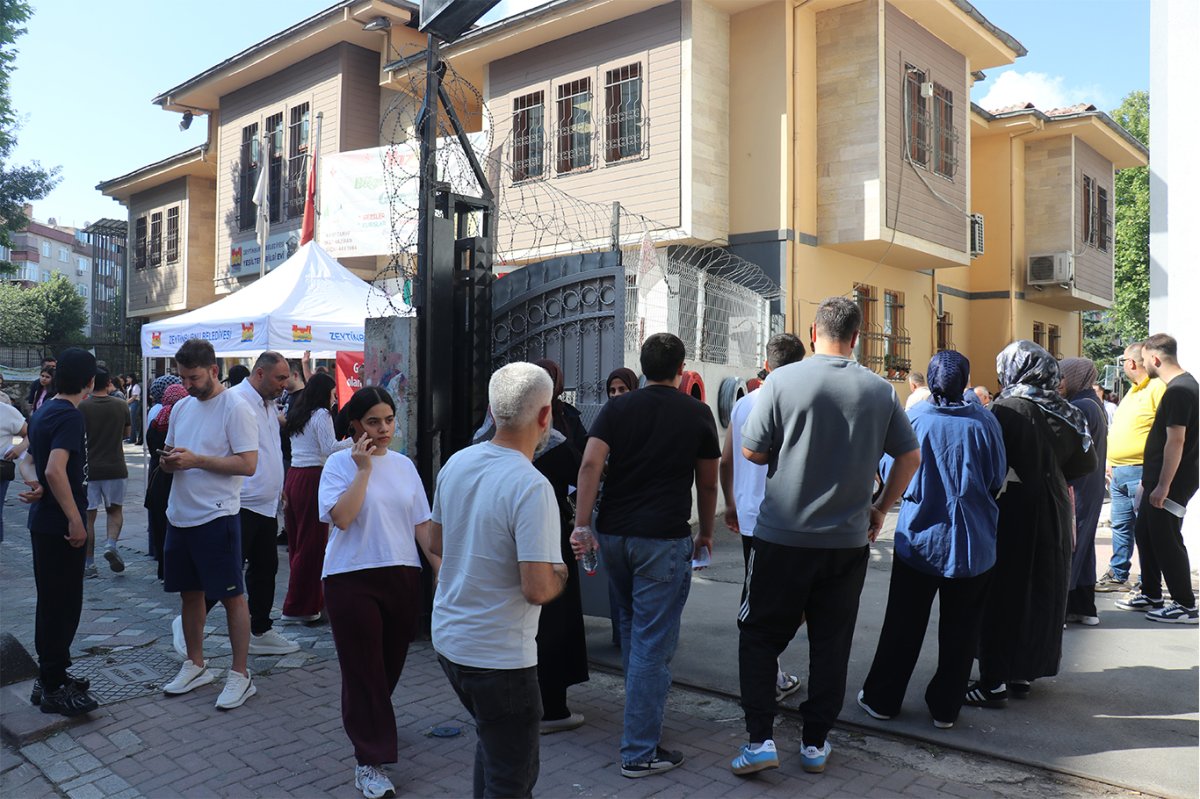 İstanbul'da 450 bin öğrenci YKS heyecanı başladı