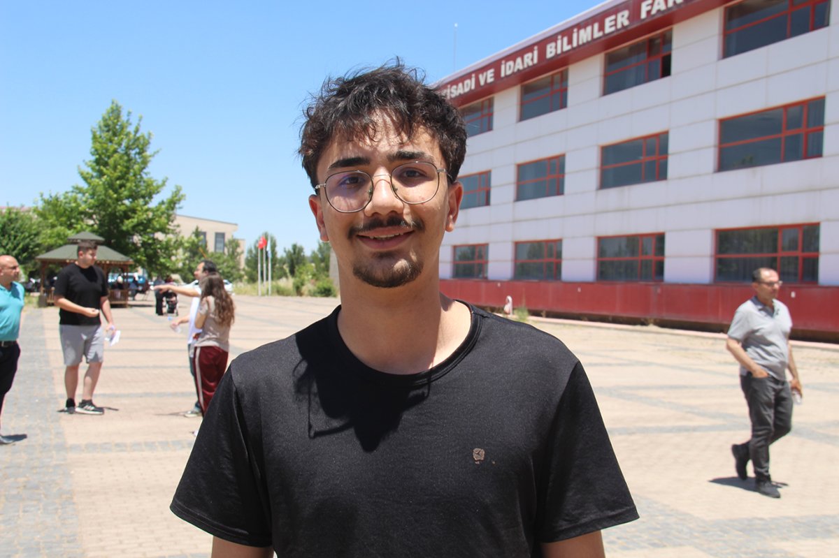 AYT sınavına katılan öğrenciler soruları yorumladı: Matematik soruları süreye oranla oldukça uzun ve zordu