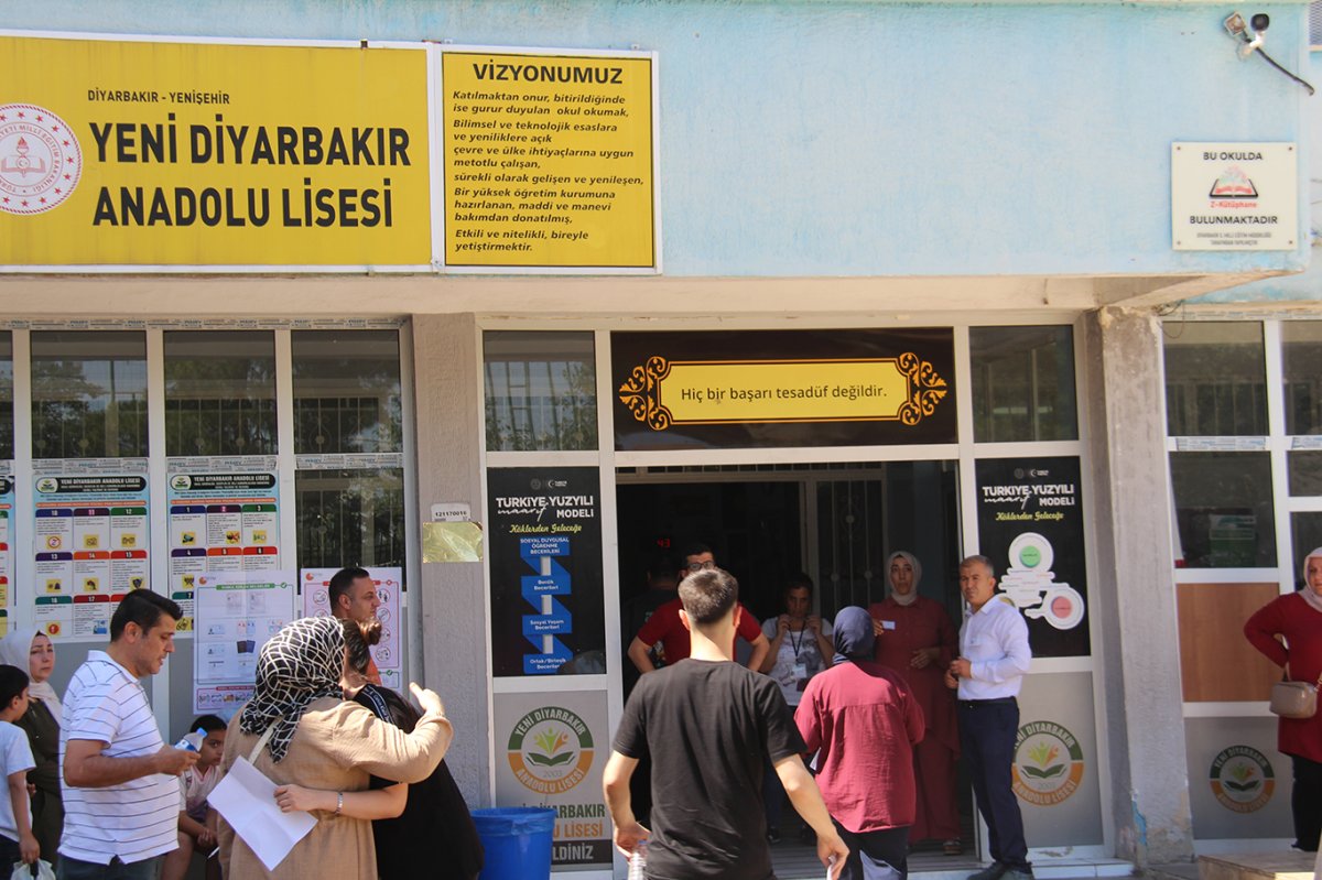 Diyarbakır’da YKS’nin ikinci oturumu başladı