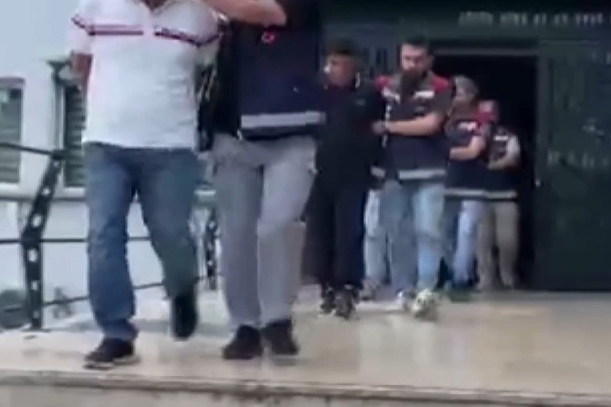Bursa’da 'Paravan hesap' operasyonu: 4 gözaltı