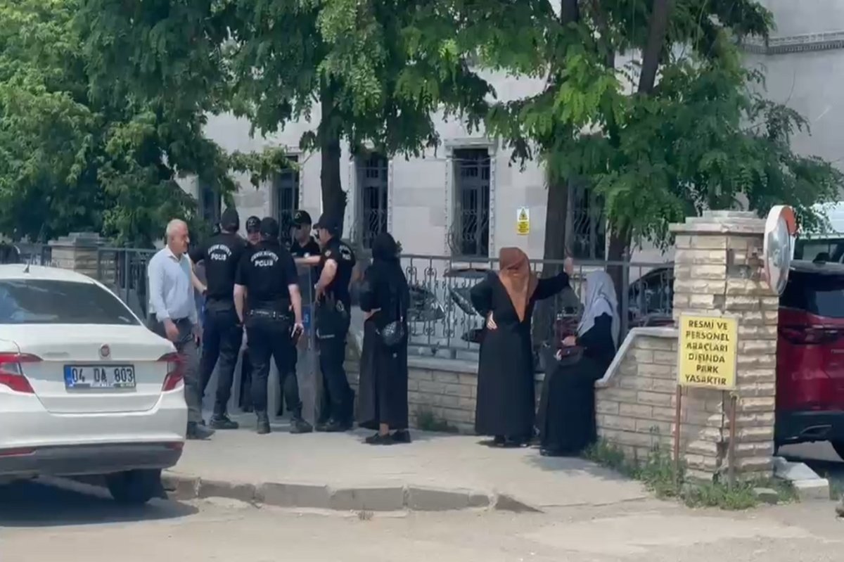 Leyla Aydemir davasında amcaya ağırlaştırılmış müebbet, diğer sanıklara beraat verildi