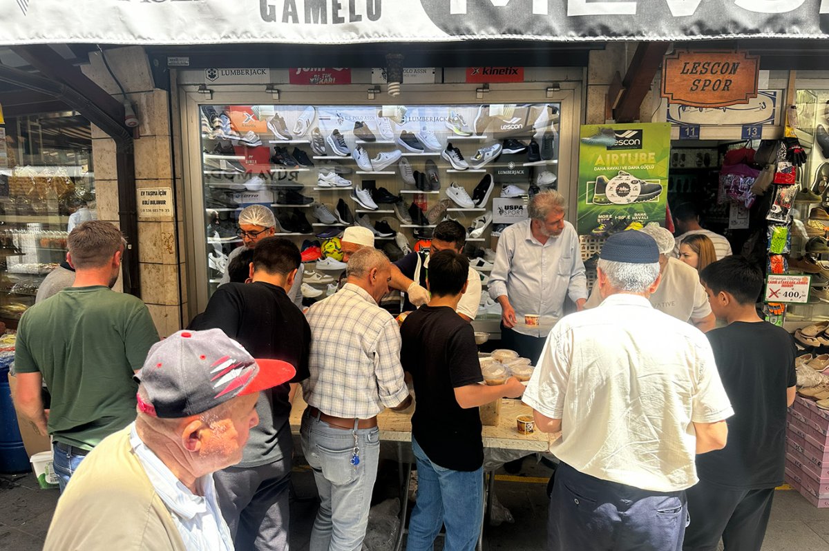 73 yıldır aynı dükkânda: Bedesten’de aşure geleneğini yaşatıyor