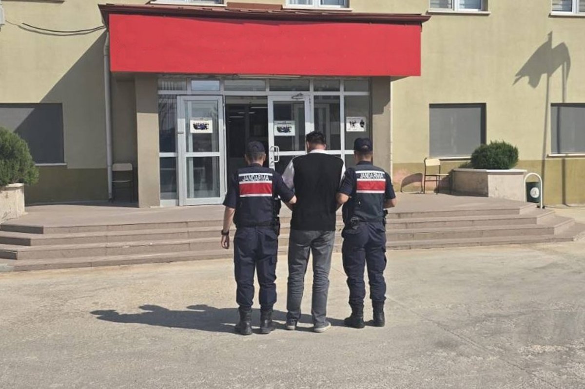Gaziantep'te 10 yıl hapis cezası bulunan 2 firari yakalandı