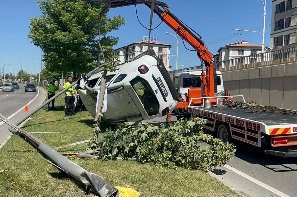 Malatya'da 2 otomobil çarpıştı: 3 yaralı