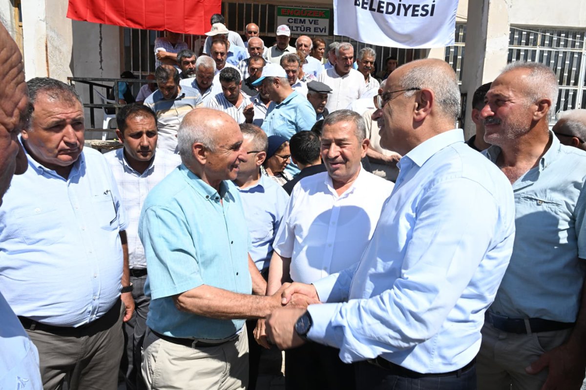Büyükşehir Belediye Başkanı Er: İlçelerde birinci önceliğimiz grup yollarını sağlıklı hale getirmek