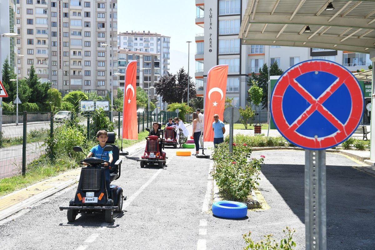 Malatya'da yaklaşık 7 bin öğrenciye uygulamalı trafik eğitim verildi