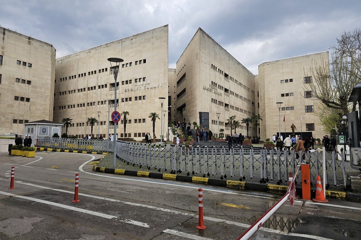 Bursa Adliyesi'nde kavga: 3 yaralı, 5 gözaltı