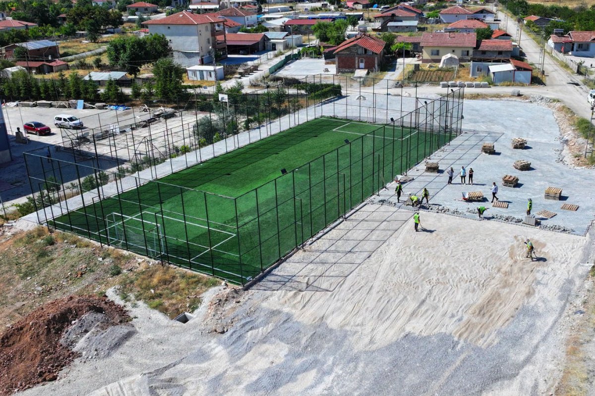 Yeşilyurt Belediye Başkanı Geçit, Kuyulu Mahallesi'ndeki yatırımları inceledi