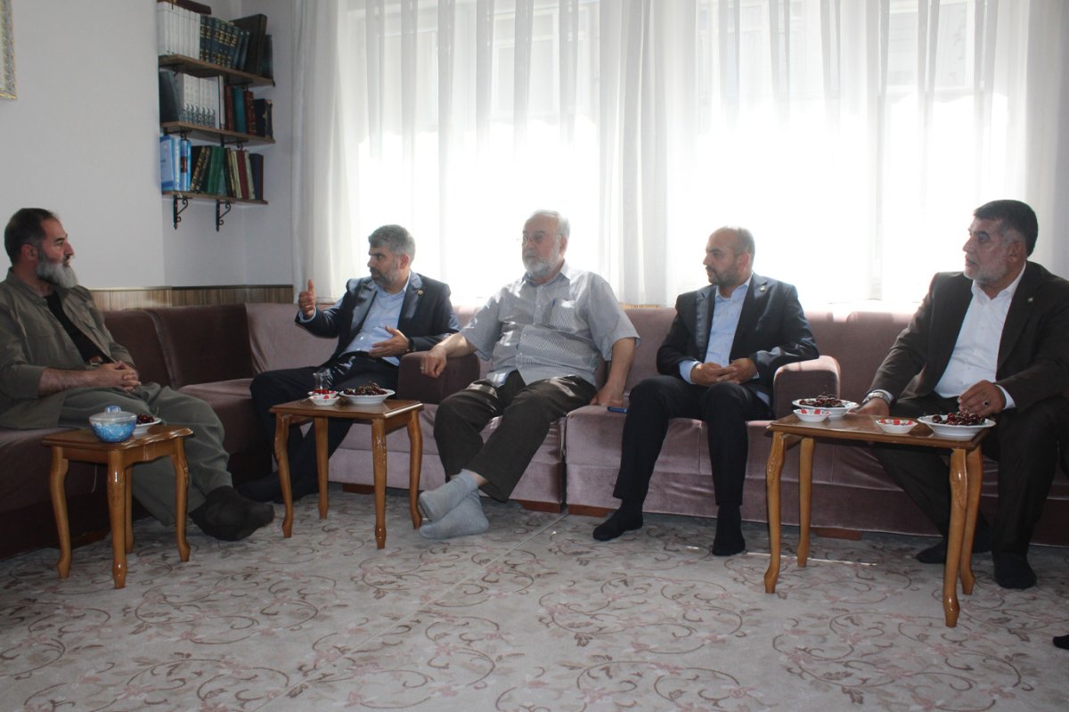HÜDA PAR Milletvekili Dinç Elazığ'da temaslarda bulundu