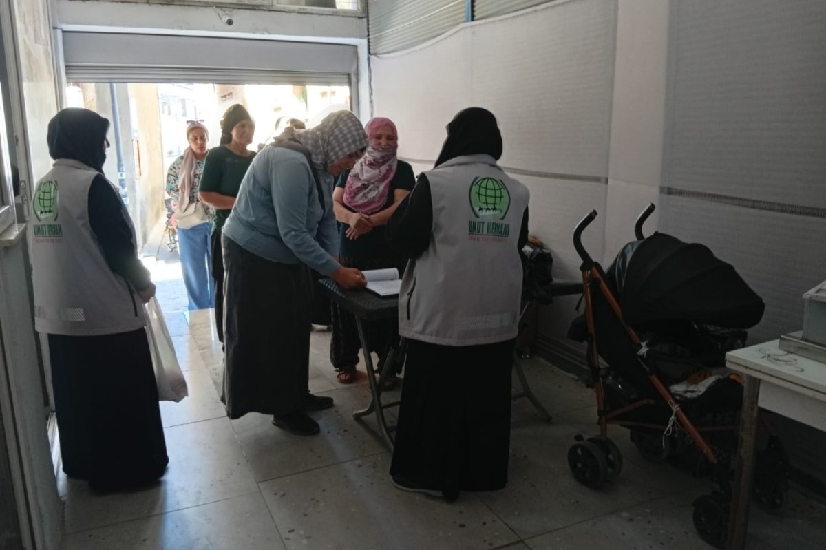 Tarsus Umut Kervanı'ndan yetim ve muhtaç ailelere yardım