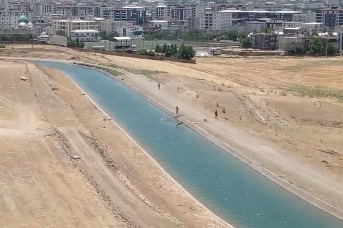 Mahallelerin ortasındaki sulama kanalı yeni facialara davetiye çıkarıyor