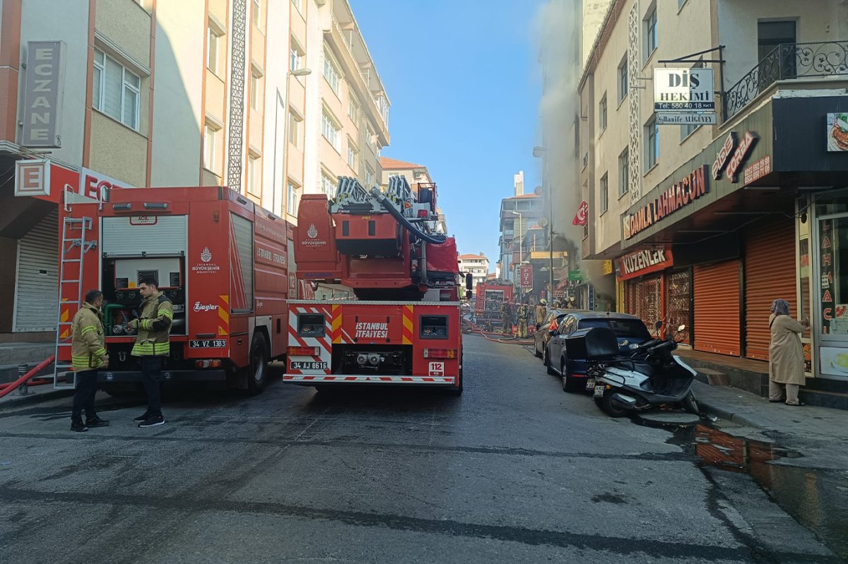 Kozmetik dükkânında çıkan yangın, 2 saatlik müdahale sonrası söndürüldü