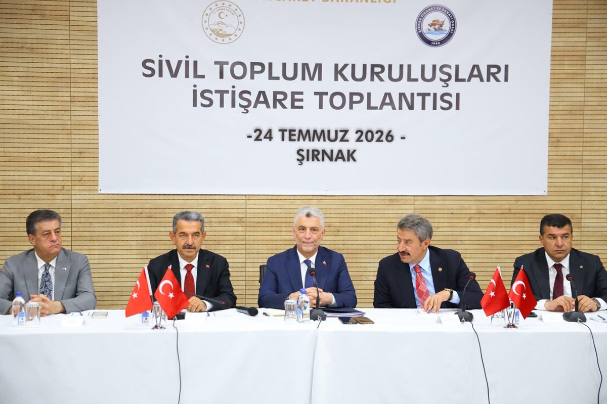 Ticaret Bakanı Bolat, Şırnak'ta STK temsilcileriyle buluştu
