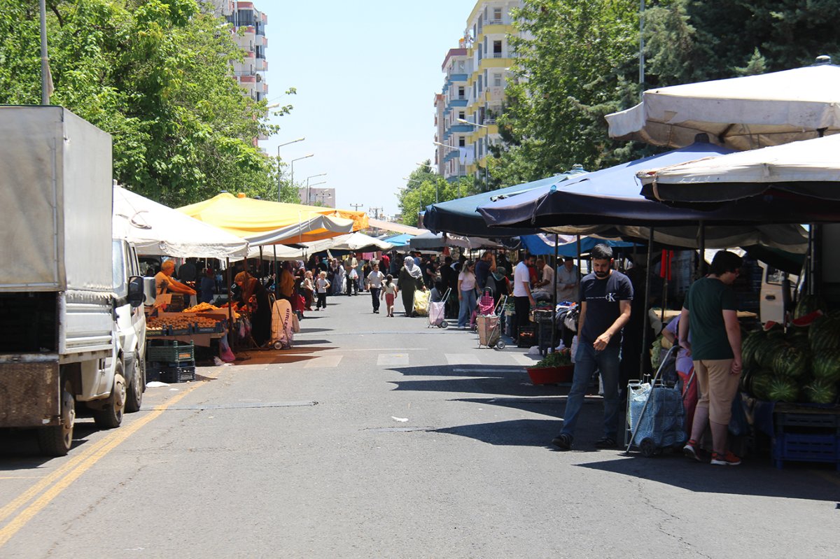 Diyarbakır'da pazar esnafı: Vatandaş filesini dolduramıyor