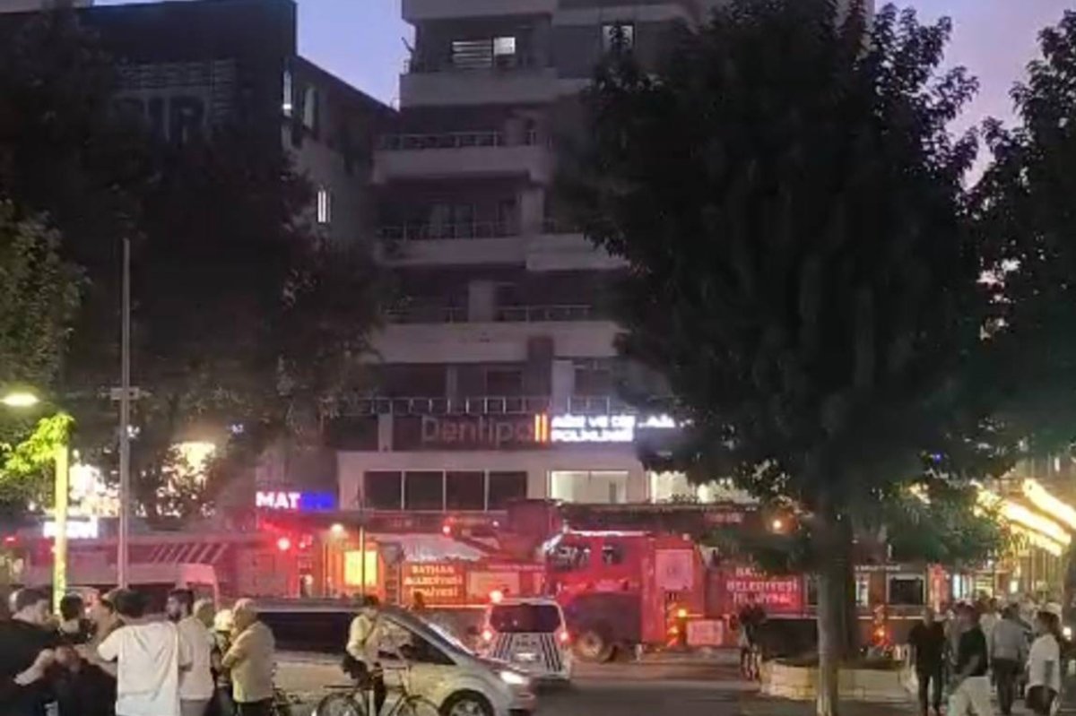 Batman'da plazanın koridorunda yangın: Vatandaşlar tahliye edildi