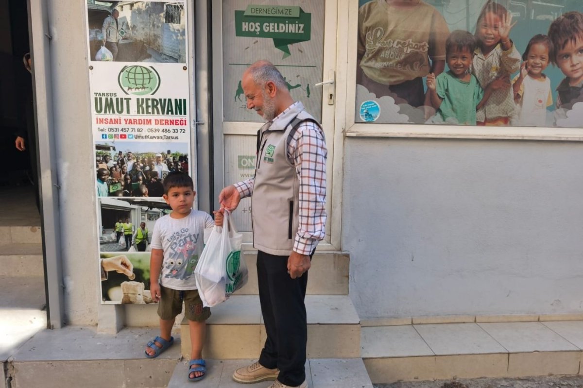 Tarsus Umut Kervanından yetim ve ihtiyaç sahibi ailelere gıda desteği