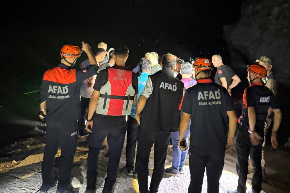 Botan Çayı'nda 11 yaşındaki çocuğun cesedi bulundu, suda kaybolan babası aranıyor