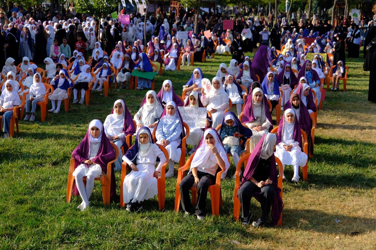 Van'da yüzlerce kız çocuğu tesettüre ilk adımını attı