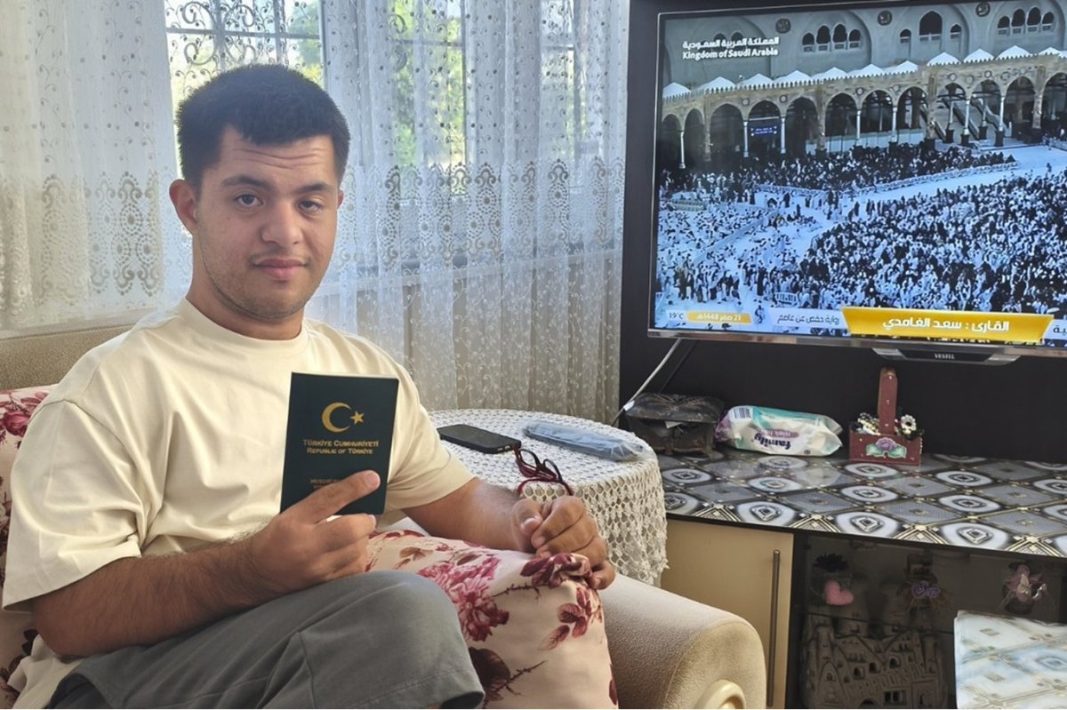 Engelli gencin Kâbe hayali gerçekleşiyor