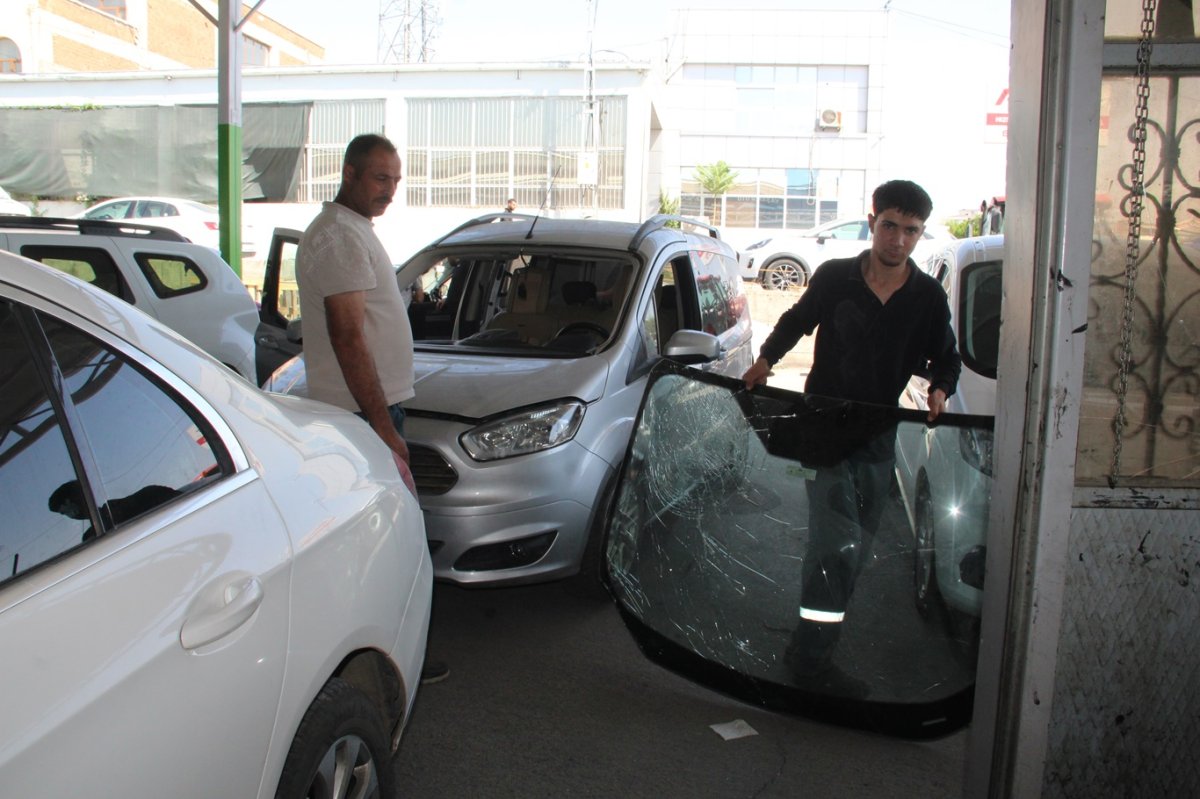 Otocam ustaları: Çatlak ön camlar trafik kazalarına davetiye çıkarıyor