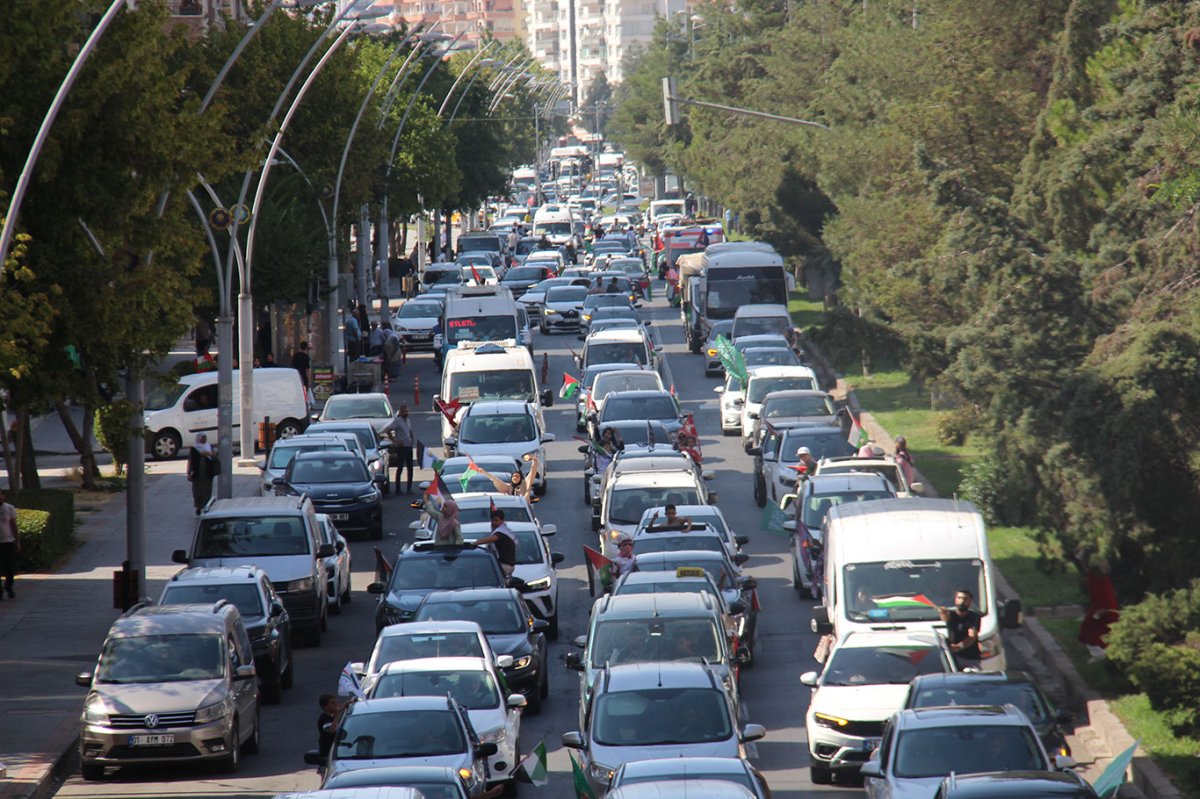 Filistin Konvoyu Diyarbakır'da şehir turu attı