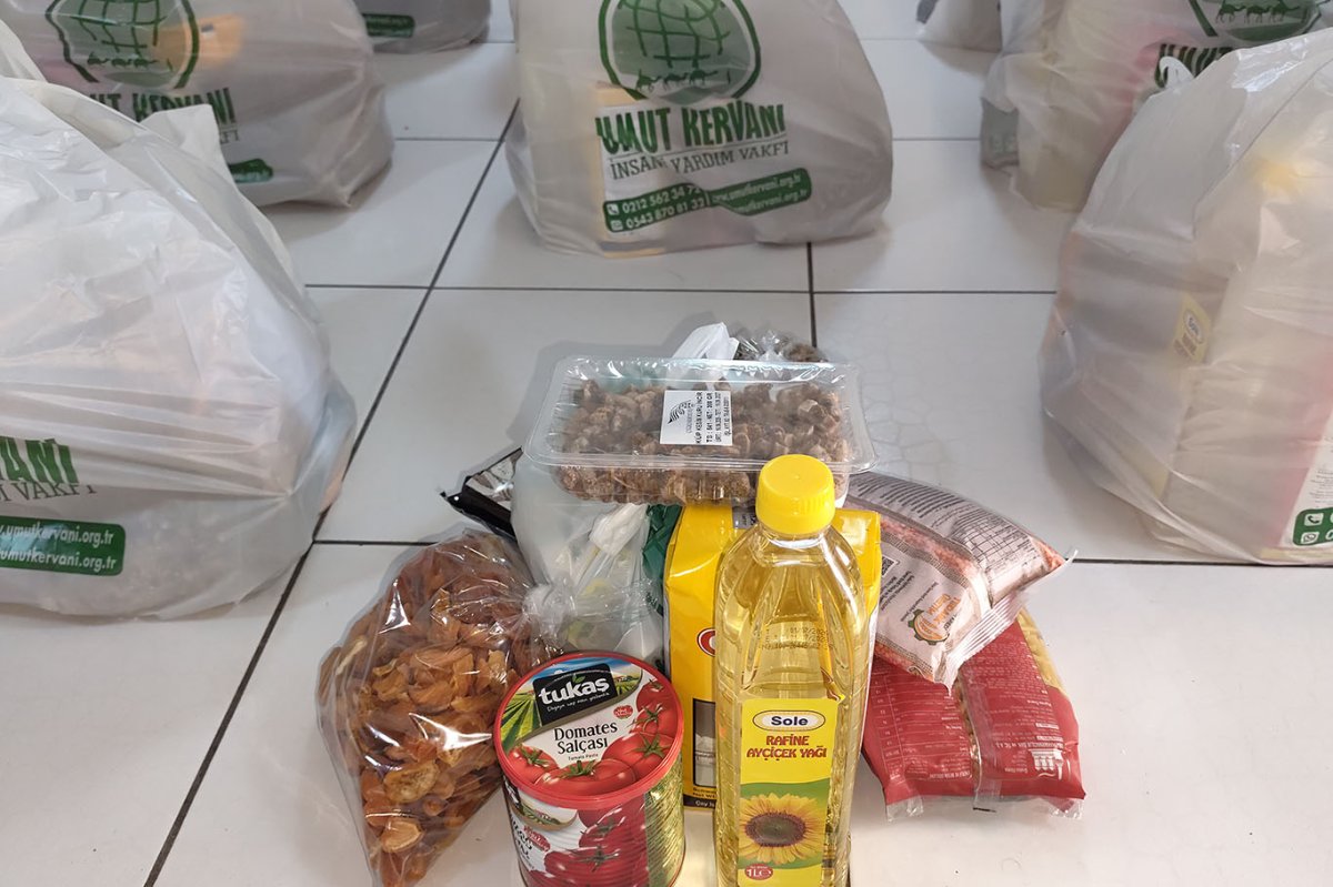 Konya Umut Kervanından yetim ve muhtaç ailelere yardım