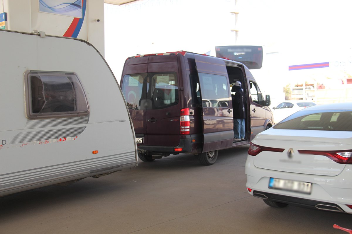 Filistin Konvoyu'na katılan çift: Karavan ve minibüsümüzü Filistinli kardeşlerimize bağışlayacağız