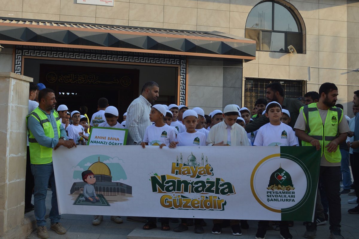 Şanlıurfa'da çocuklardan "Hayat Namazla Güzeldir" etkinliği