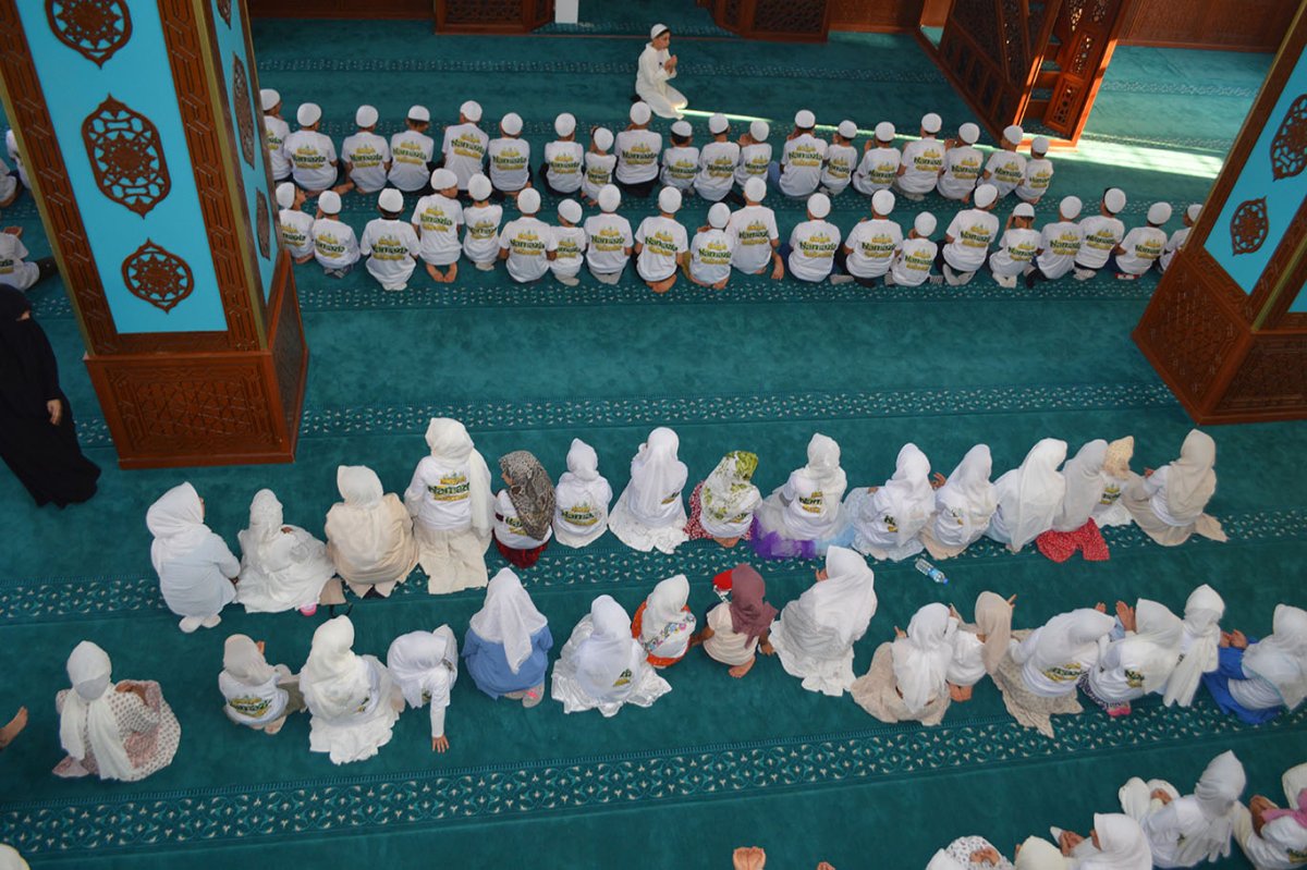 Şanlıurfa'da çocuklardan "Hayat Namazla Güzeldir" etkinliği
