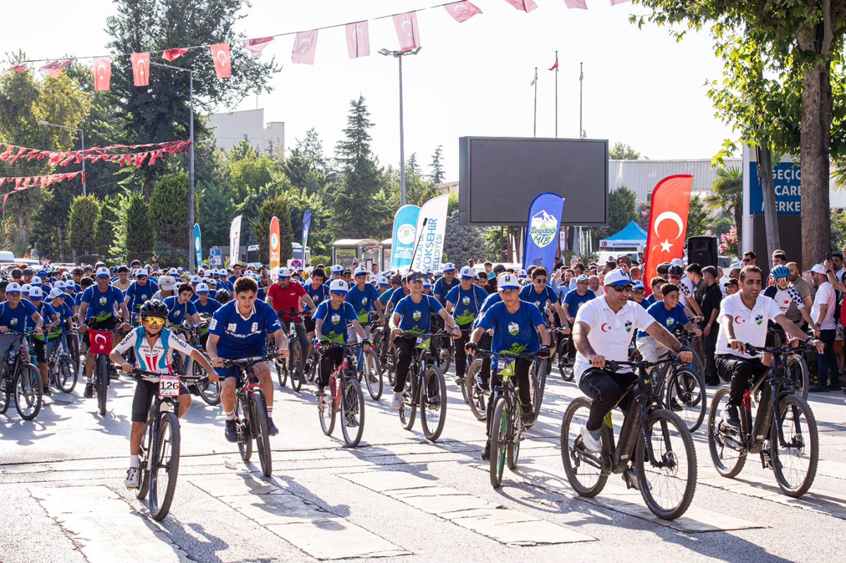 Uluslararası Beydağı Dağ Bisikleti Yarışı ödül töreniyle sona erdi