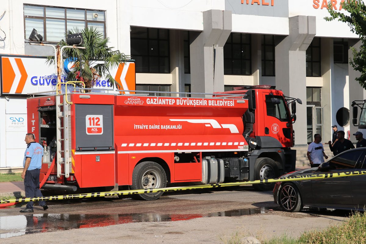 Gaziantep Valisi Çeber: Pamuk ipliği fabrikasında çıkan yangın büyük ölçüde kontrol altına alındı