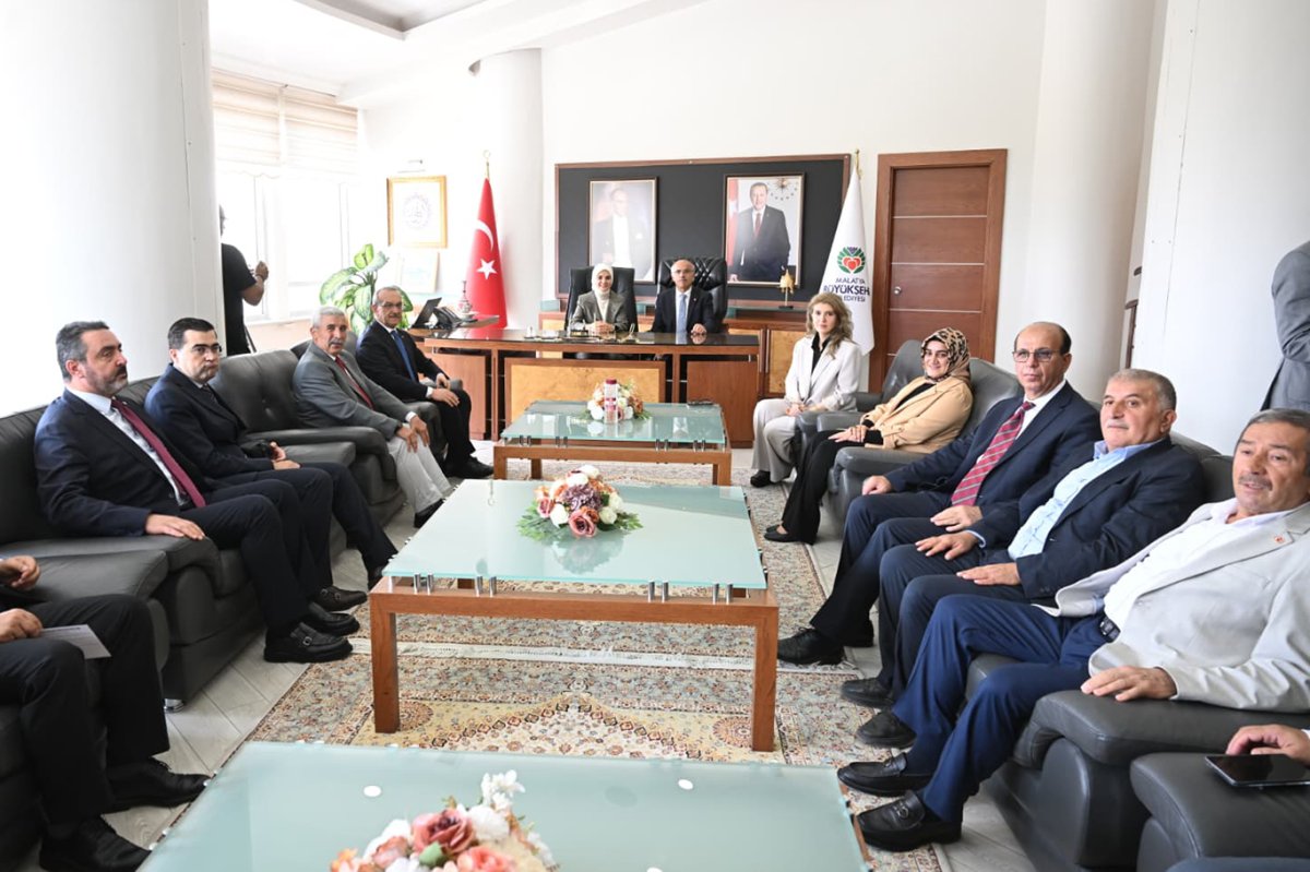 Bakan Göktaş'tan Malatya Şehir Kütüphanesine övgü