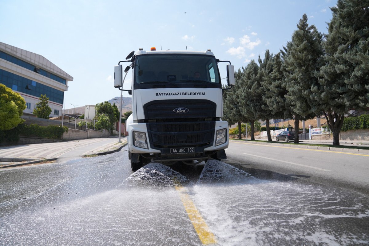Battalgazi'de temizlik çalışmaları sürüyor