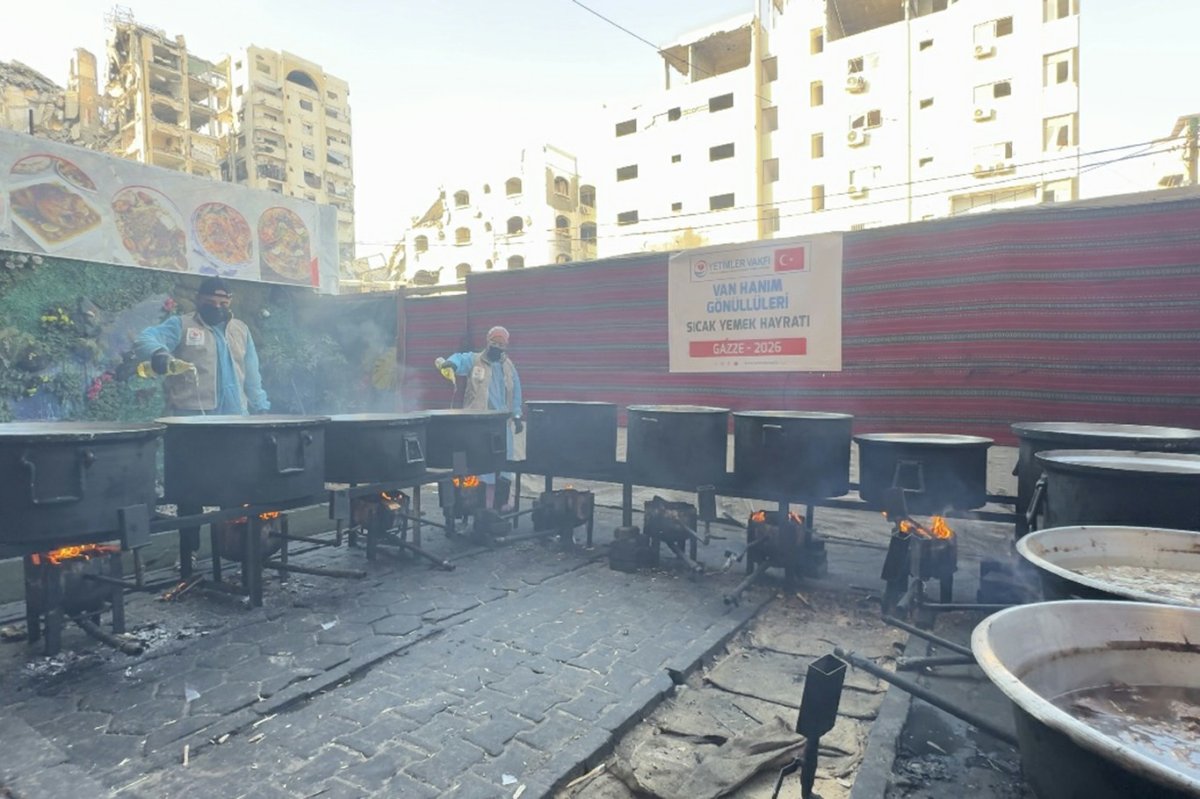 Yetimler Vakfı'ndan Gazze'de her gün sıcak yemek yardımı devam ediyor