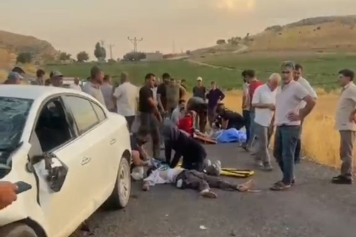 Mardin’de otomobil ile motosiklet kafa kafaya çarpıştı: 2 ölü
