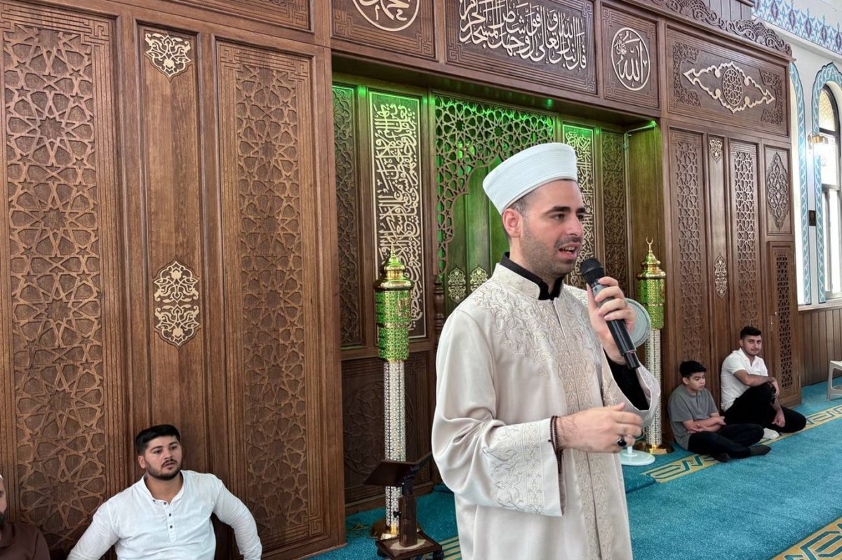 Siirt’te yüzlerce çocuk "Hayat Namazla Güzeldir" mesajıyla camiye yürüdü