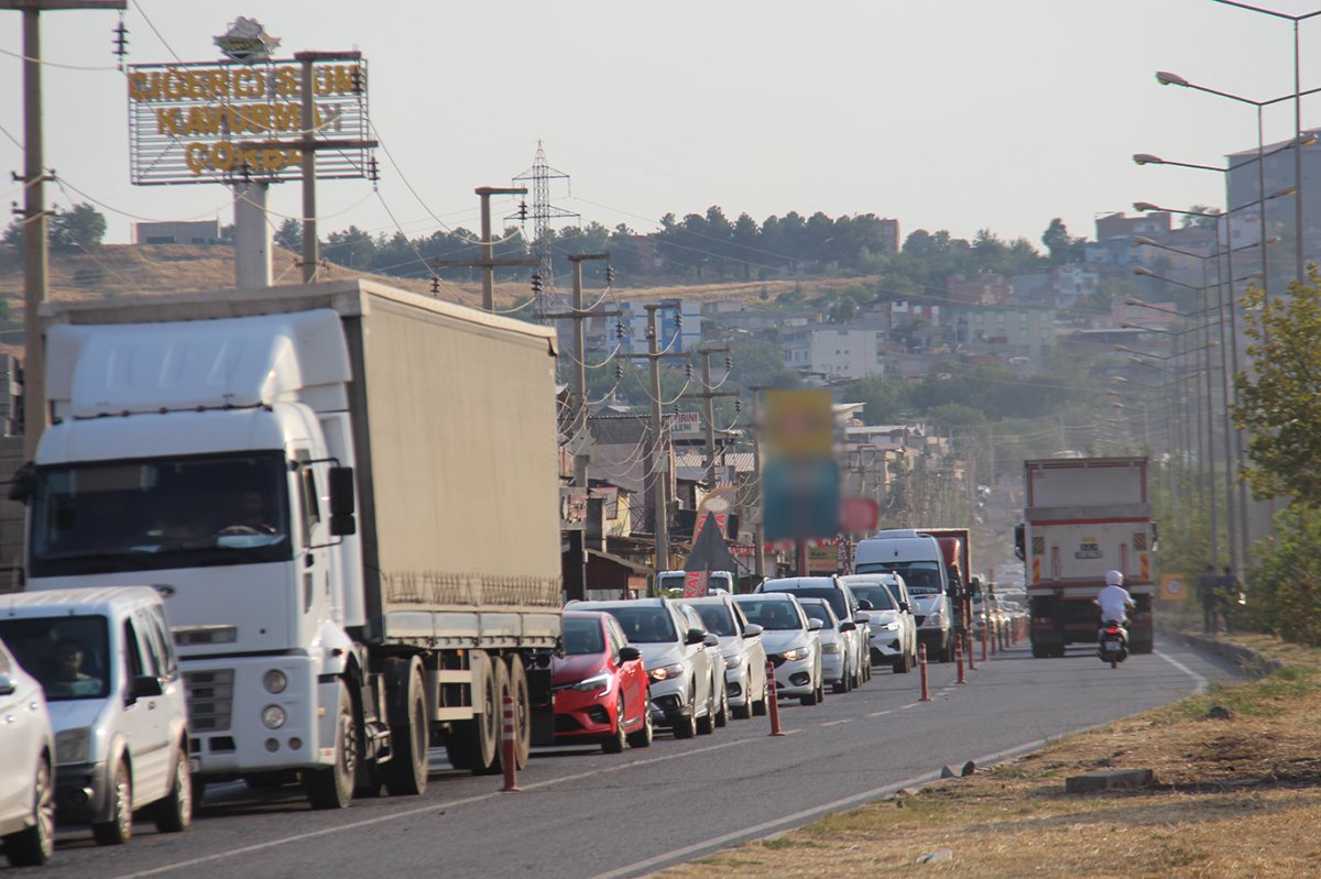 Diyarbakır'da bitmeyen yol çilesi: Seyrantepe trafiği yılan hikayesine döndü