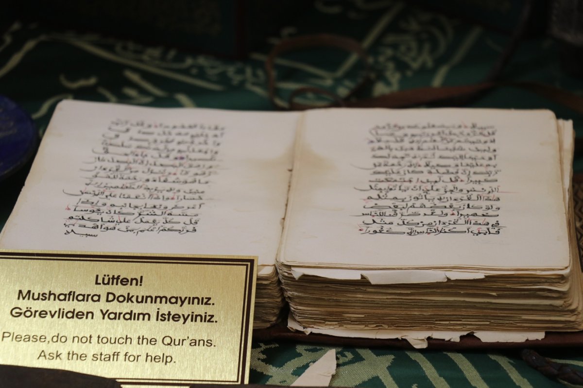 Uluslararası Arapça Kitap Fuarı'nda "Altın Harfler" sergisi