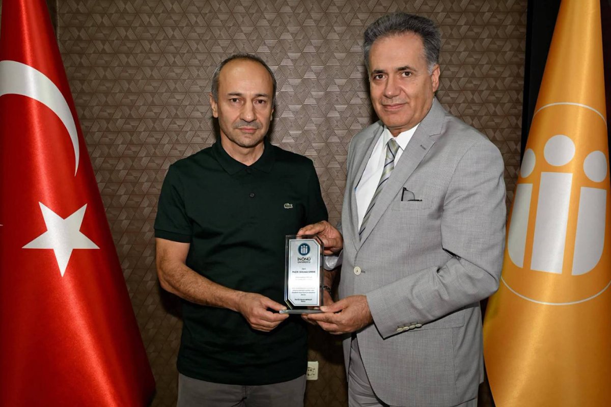 İnönü Üniversitesi'nde bilimsel başarı gösteren akademisyenler ödüllendirildi