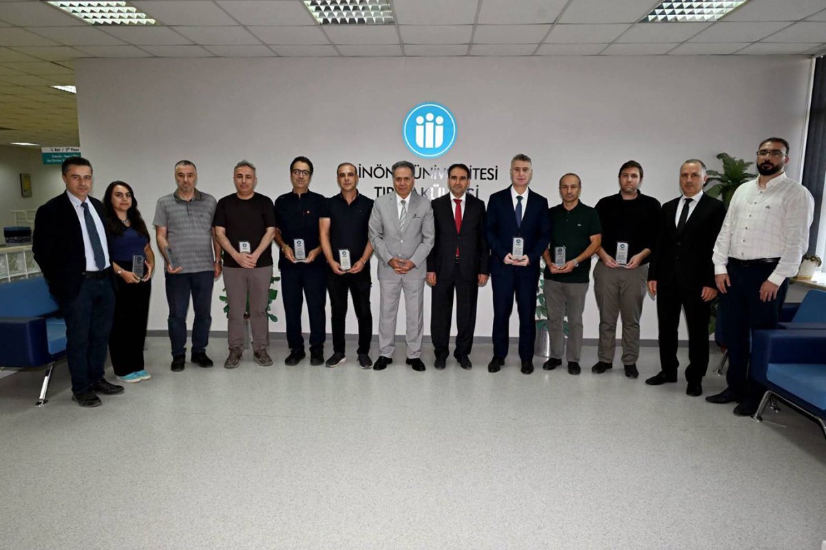 İnönü Üniversitesi'nde bilimsel başarı gösteren akademisyenler ödüllendirildi