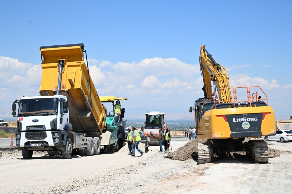 Malatya’da Yaka-D300 bağlantı yolu için çalışma başlatıldı