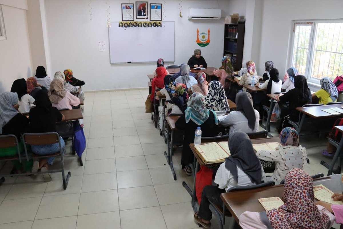 Şanlıurfa'da çocuklar yaz tatilinde Kur'an-ı Kerim öğreniyor