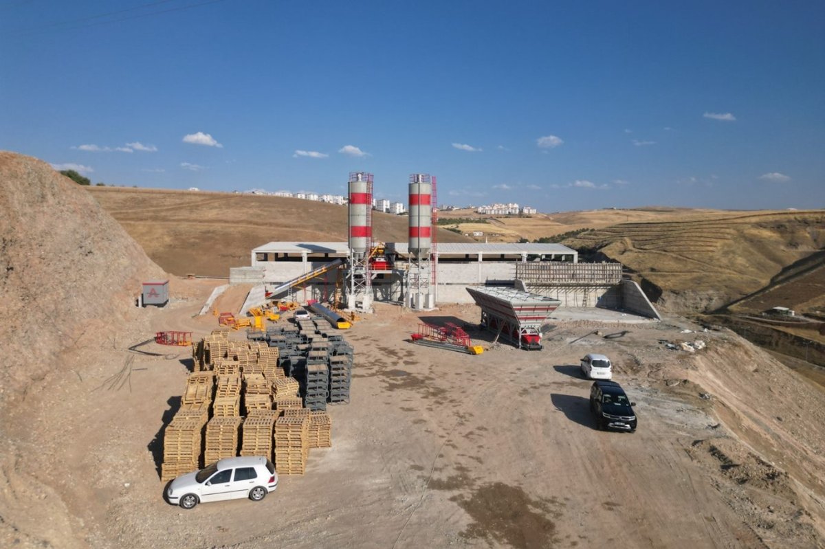 Siirt’te altyapı yatırımlarında yeni dönem: Beton ve kilitli parke taşı üretim tesisi kuruluyor