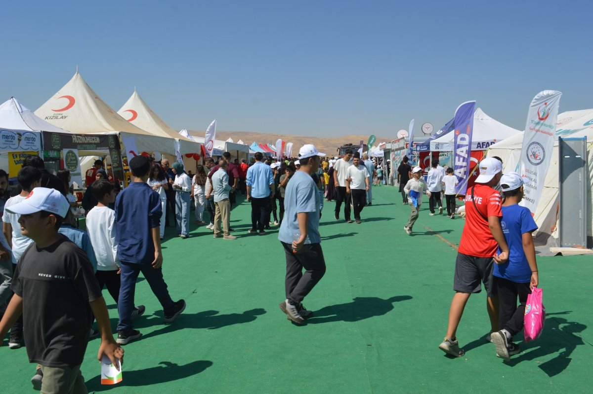 Siirt'te TEKNOFEST heyecanı: Savaşan İHA yarışmaları başladı