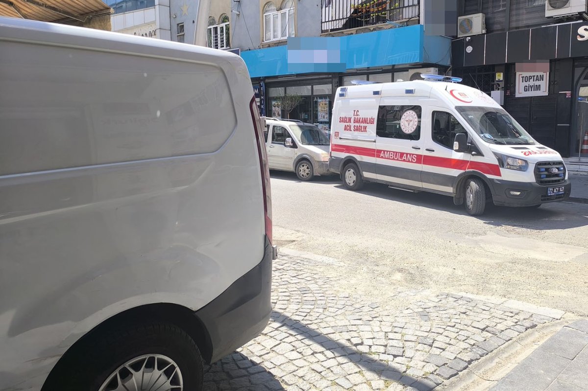 Park edilen araçlar ambulansın hastaya ulaşmasını engelledi