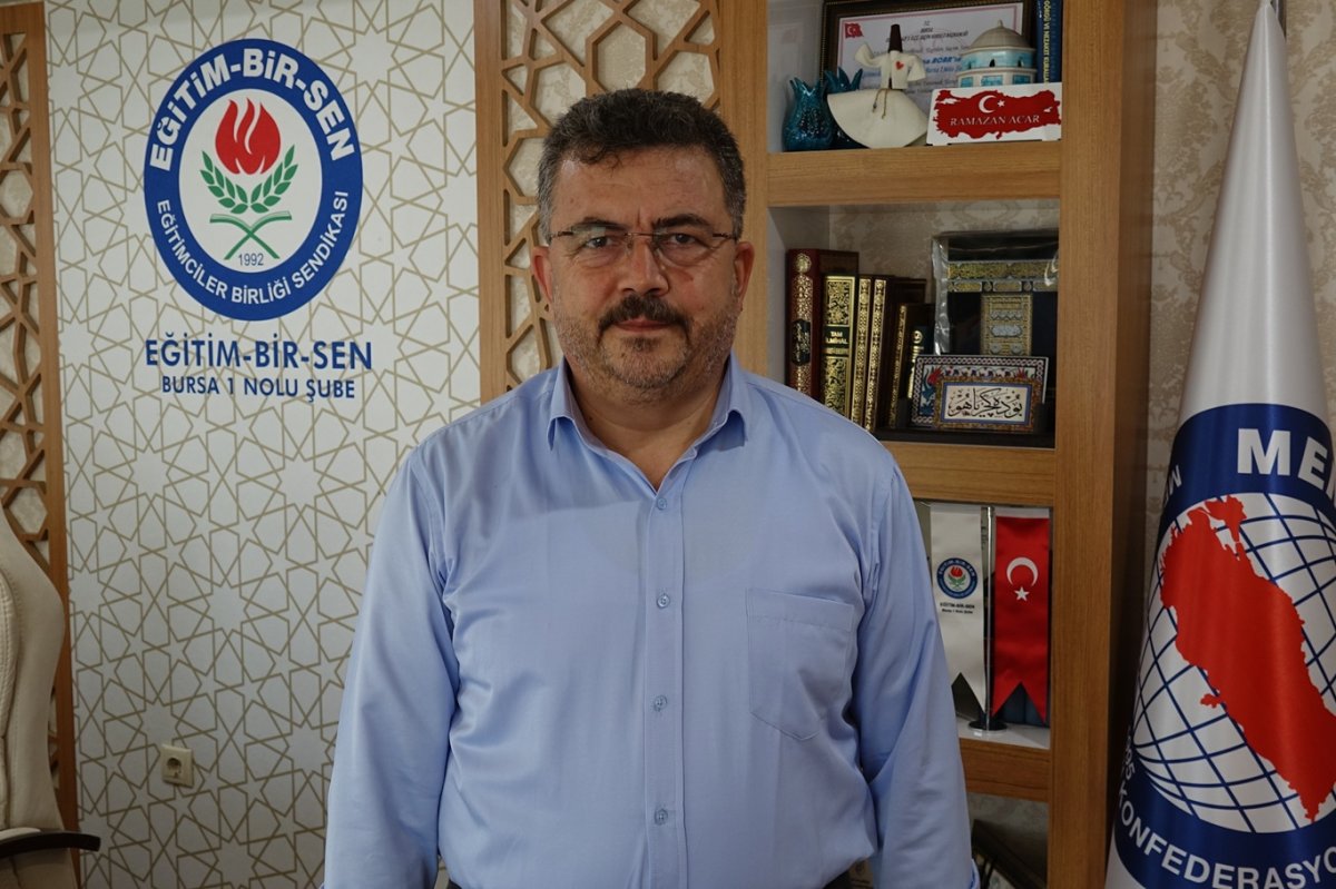 Acar: Öğretmenlere önlük teşvik edilmeli, zorunlu tutulmamalı