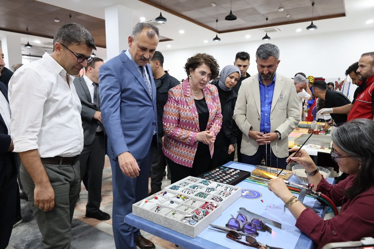 Ağrı’da Bakan Murat Kurum Millet Bahçesi ve Sultan Abdülhamid Han Camii törenle açıldı