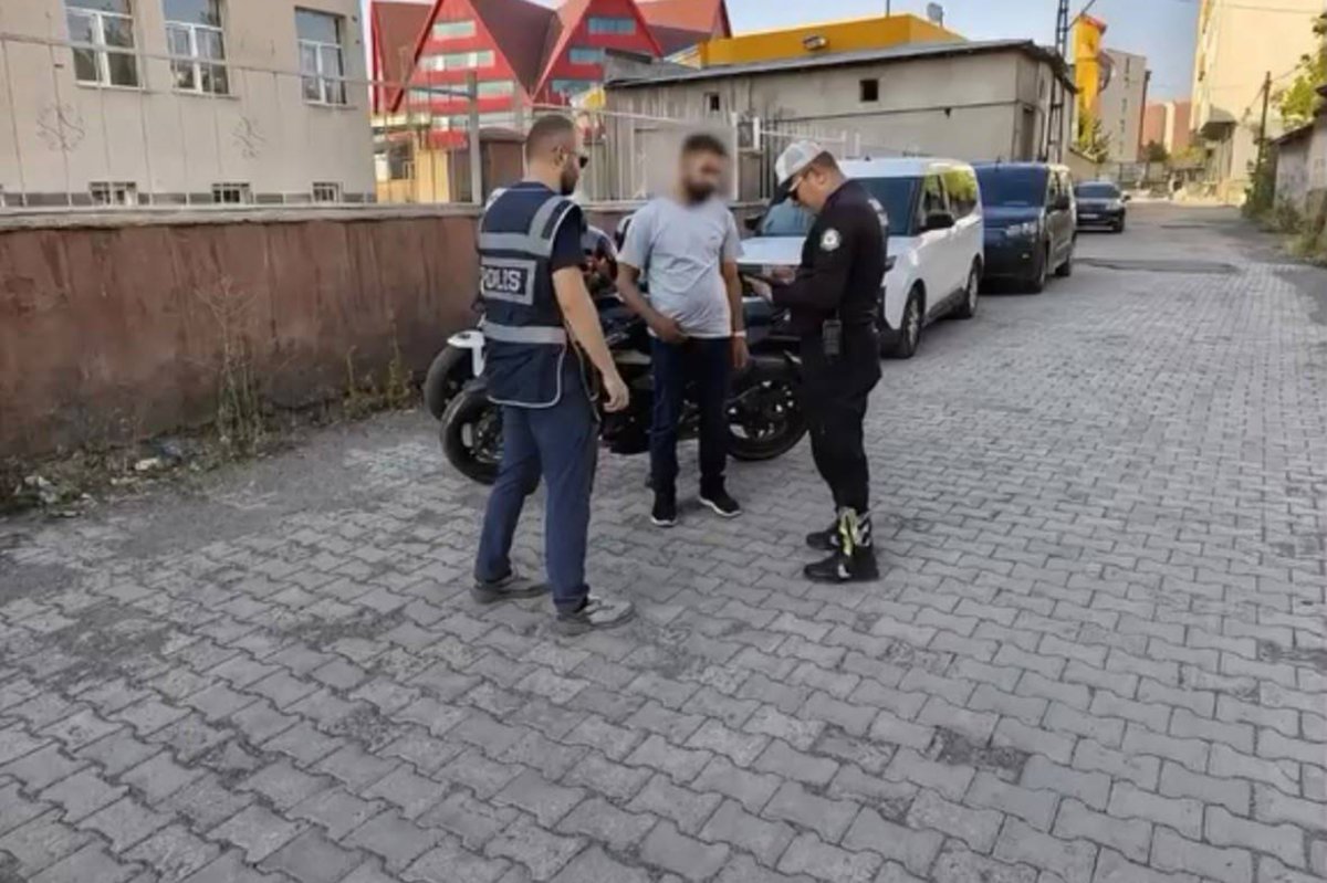 Ağrı'da çevreyi rahatsız eden sürücüye idari para cezası
