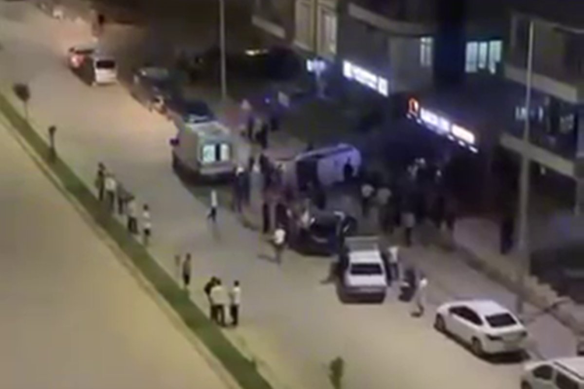 Siirt’te kontrolden çıkan araç kaldırıma çıkıp yan yattı