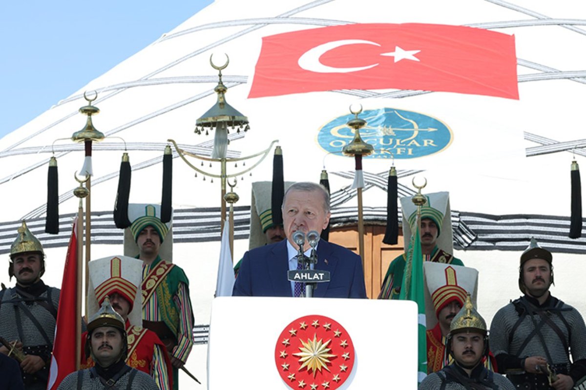 Cumhurbaşkanı Erdoğan: Türkler, Kürtler, Araplar olarak kardeşle kucaklaşmamızı engelleyemezsiniz